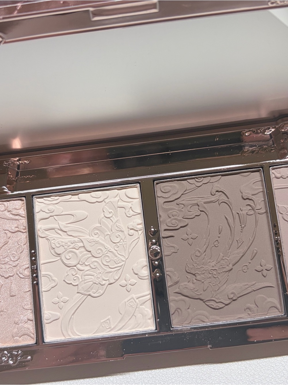 Flower Knows - highlighter/contour palette